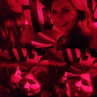  All the photos I took tonight are incredibly red @apesmac ! 